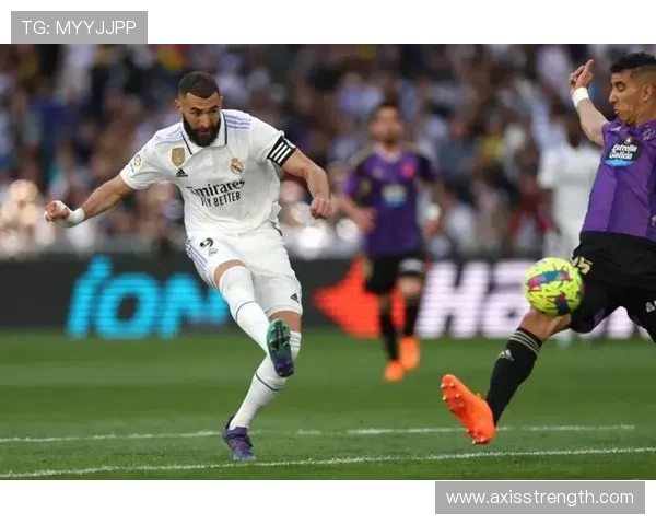 本泽马国家德比关键表现解析：对阵巴萨的经典时刻